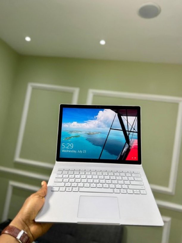 0panaa_1's tweet image. GAMING MICROSOFT SURFACE 2 in 1
🀄️8th Intel®️Core i7 Processor
🀄️8 CPU’s @2.11Ghz~ 4.30Ghz
🀄️512 Ssd
🀄️16 Gig Ram ddr4
🀄️13 inch FHD
🀄️Touchscreen
🀄️Keyboard💡
🀄️Face ID
🀄️Nvidia GTX 1050 2GB dedicated vga
🀄️Dual Battery 🔋
🀄️Charger 🔌
Ghc: 4.5k
☎️0241636577