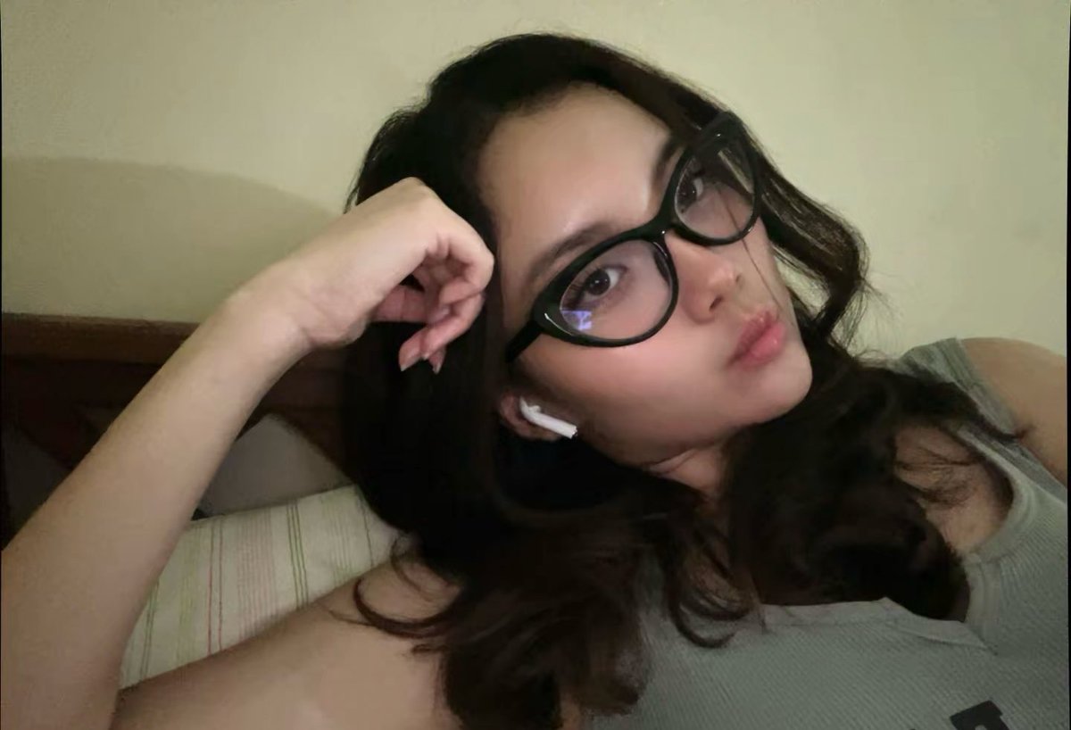 ebe 🍮 tweet media