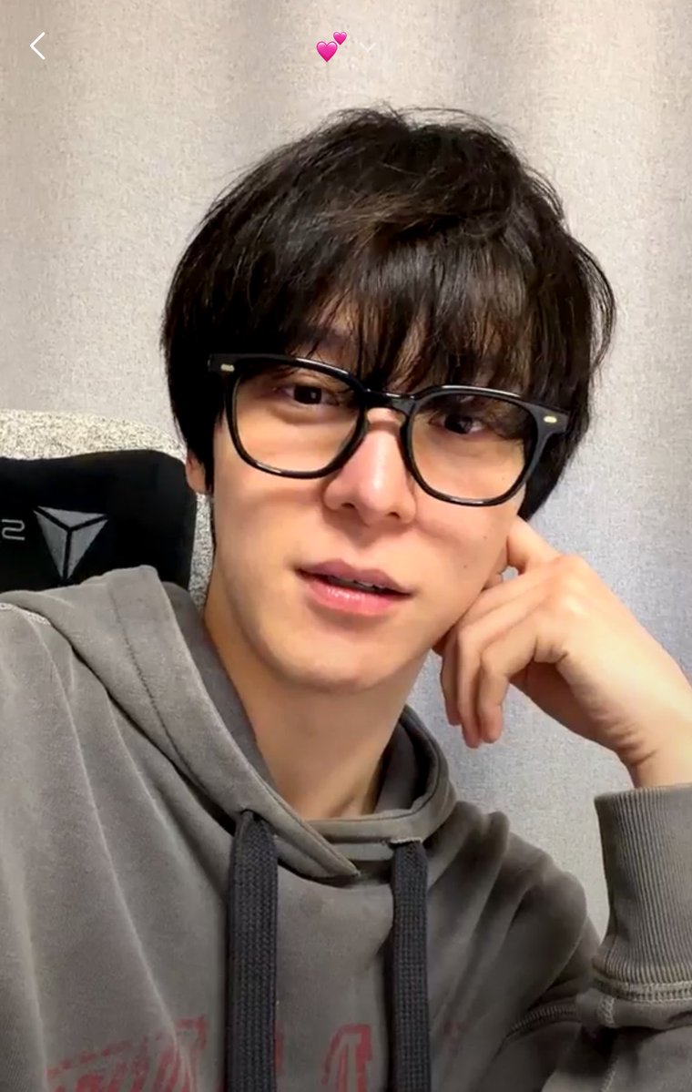 nerdy yunho live
*i say with barely controlled lust*