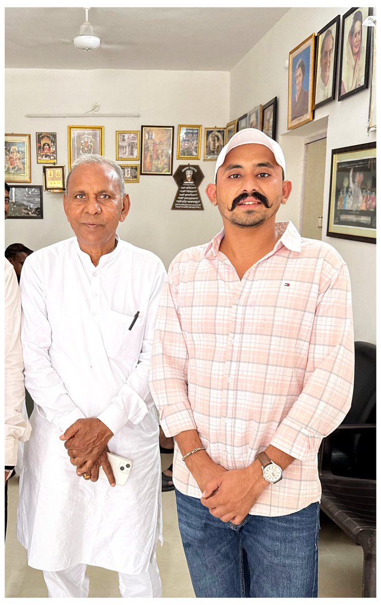 Sharu_Nagour's tweet image. बाड़मेर के पूर्व विधायक महोदय मेवाराम जैन के सबसे मजबूत स्तंभ व श्री गुरु जंभेश्वर भगवान के परमभक्त भाई साहब @ManzuDinesh जी को जन्म दिन की हार्दिक शुभकामनाएं , आप पर जैन साहब जैसे लोगों की कृपा बनी रहे , हमें भगवान से दुआ करेंगे
@ManzuDinesh #happybirthdayatlee