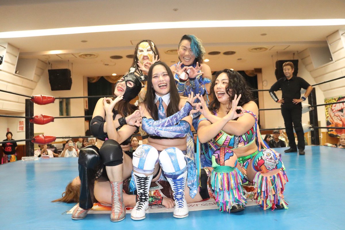 #GPU_COLORS
加藤さん、初めましてです🐰✨

貴重なお写真ボニちゃん感激です💙

お菓子もたくさん投げ入れてくれてありがとう🐰💕

大切にいただいてます☺️🙏

とってもハッピーな大会だったね☺️🌈

by さくらんボニータ🐰