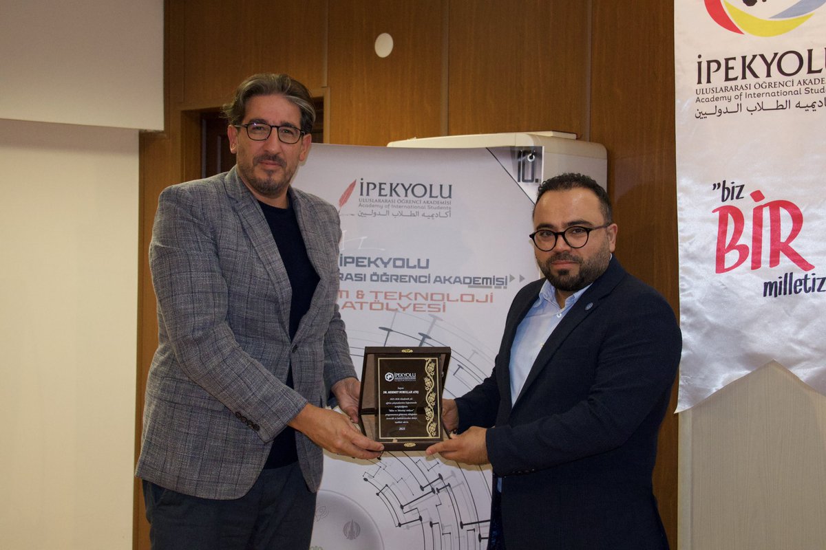 Değerli katkılarından dolayı Dr. Mehmet Nurullah Ateş hocamıza teşekkür ediyor, yeni dönemimizin tüm öğrencilerimiz için verimli ve ilham dolu geçmesini diliyoruz. 🌿✨

<a href="/mnurullahates/">mehmet nurullah ateş</a>