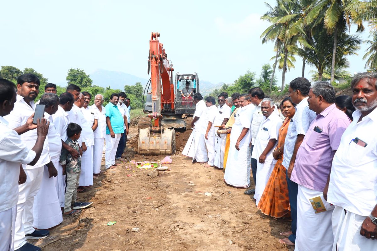 MP Giri MLA (@mpgiri9) on Twitter photo மாண்புமிகு தமிழ்நாடு முதலமைச்சர் அண்ணன் <a href="/mkstalin/">M.K.Stalin - தமிழ்நாட்டை தலைகுனிய விடமாட்டேன்</a> அவர்களின் ஆணைக்கினங்க,
மாண்புமிகு தமிழ்நாடு துணை முதலமைச்சர் அண்ணன் <a href="/Udhaystalin/">Udhay - தமிழ்நாட்டை தலைகுனிய விடமாட்டேன்</a>., அவர்களின் வழிகாட்டுதலின்படி,
மாண்புமிகு தமிழ்நாடு பொதுப்பணித்துறை மற்றும் நெடுஞ்சாலைத்துறை அமைச்சர் அய்யா <a href="/evvelu/">E V Velu - தமிழ்நாட்டை தலைகுனிய விடமாட்டேன்</a>., அவர்களின் ஆலோசனையின்படி, மாண்புமிகு தமிழ்நாடு முதலமைச்சர் அண்ணன் <a href="/mkstalin/">M.K.Stalin - தமிழ்நாட்டை தலைகுனிய விடமாட்டேன்</a> அவர்களின் ஆணைக்கினங்க,
மாண்புமிகு தமிழ்நாடு துணை முதலமைச்சர் அண்ணன் <a href="/Udhaystalin/">Udhay - தமிழ்நாட்டை தலைகுனிய விடமாட்டேன்</a>., அவர்களின் வழிகாட்டுதலின்படி,
மாண்புமிகு தமிழ்நாடு பொதுப்பணித்துறை மற்றும் நெடுஞ்சாலைத்துறை அமைச்சர் அய்யா <a href="/evvelu/">E V Velu - தமிழ்நாட்டை தலைகுனிய விடமாட்டேன்</a>., அவர்களின் ஆலோசனையின்படி,