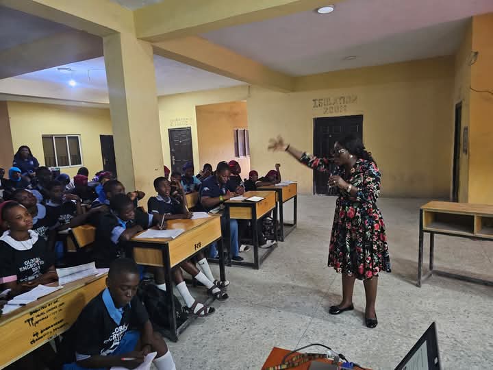 Icldng's tweet image. #GlobalEncryptionDay2025
We hosted Olamide Odeneye, Founder of @safety_ng, at Lagos City College for an eye-opening session on “Protecting Children Online: The Role of Encryption in Online Safety.”
#CyberSmart
#EncryptionMatters #DigitalSafety #OnlinePrivacy #InternetSafety
