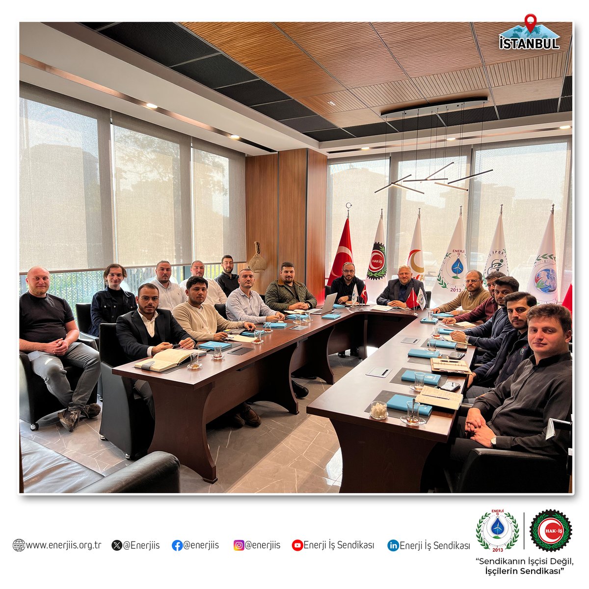 Genel Merkez Teşkilatı olarak Genel Başkanımız Sn. Mahmud Altunsoy’un öncülüğünde haftalık istişare toplantımızı  sendikamızın genel merkezinde icra ettik. 

Geçtiğimiz haftanın faaliyetlerini ve içinde bulunduğumuz haftaya ilişkin planlamaları istişare ettiğimiz toplantımızın