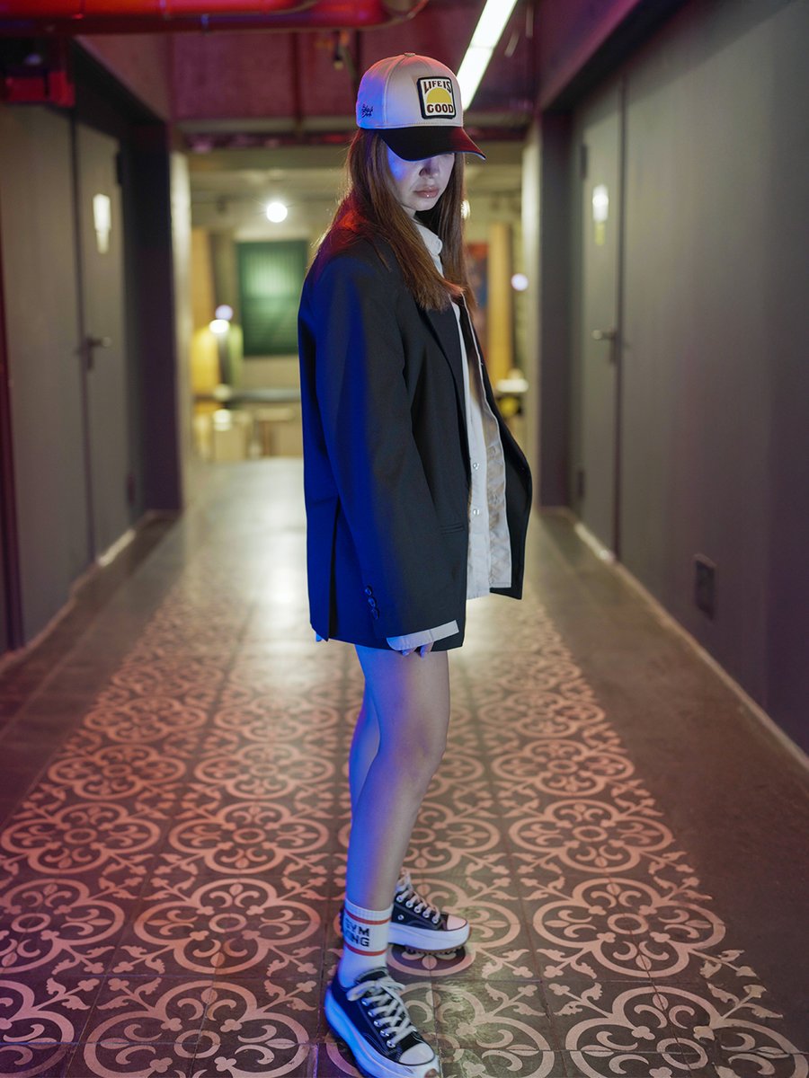Walk your own hallway. Lights on you, always.

A hat for every mood.

#BlackBörk #cap #istanbul