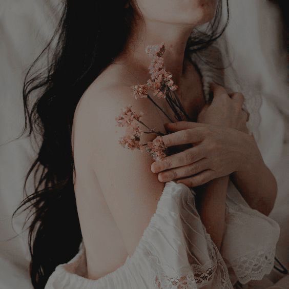 She has been busy as of late. Please take this as a token of her apologies. 

—— #SedeuctiveSunday ——