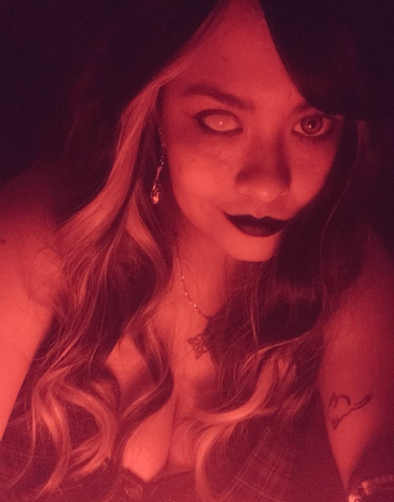sissofthemoon's tweet photo. Booo!!! 👻 https://t.co/3B2KJhpWYc