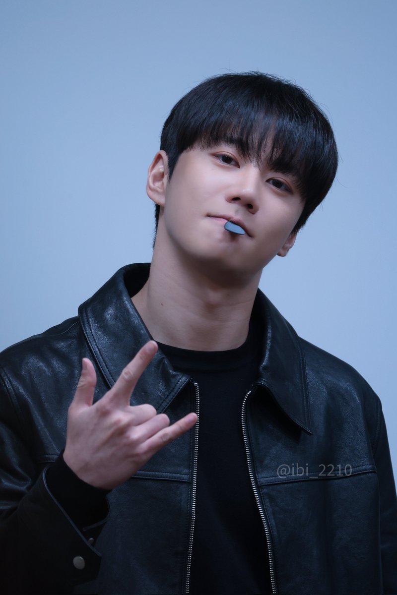 이비 tweet media