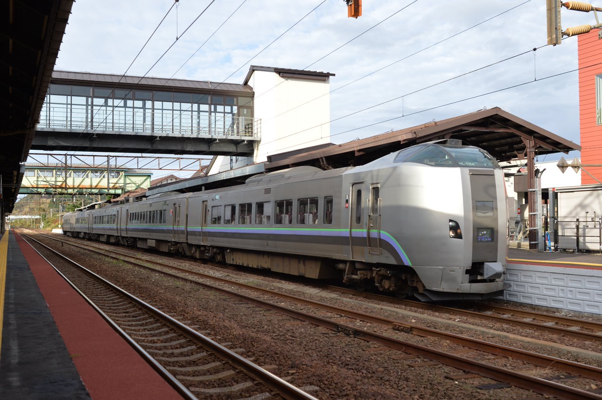 Ricky_GRJ76's tweet image. 20251010
北海道・登別♨️で出張中に朝の小旅
Morning short trip in Noboribetsu♨️, Hokkaodo while business trip

Ai Nikkor 35mm f1.4s + Df

#nikon
#nikonphotography
#manualfocus
#nikkor35mmf14ais
#Df
#exciting_vehicles
#貨物列車
#df200
#道南バス
#登別
#北海道
#JR北海道