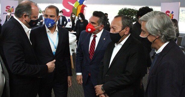 Derrotados en forma pacífica, en las urnas, buscan desestabilizar.
Les urge impedir la Transformación de México, les urge recuperar el poder y sus privilegios.
No respetan las reglas ni los tiempos de la democracia.
Con ciberacoso intentan callarnos.
#NiPerdonNiOlvido