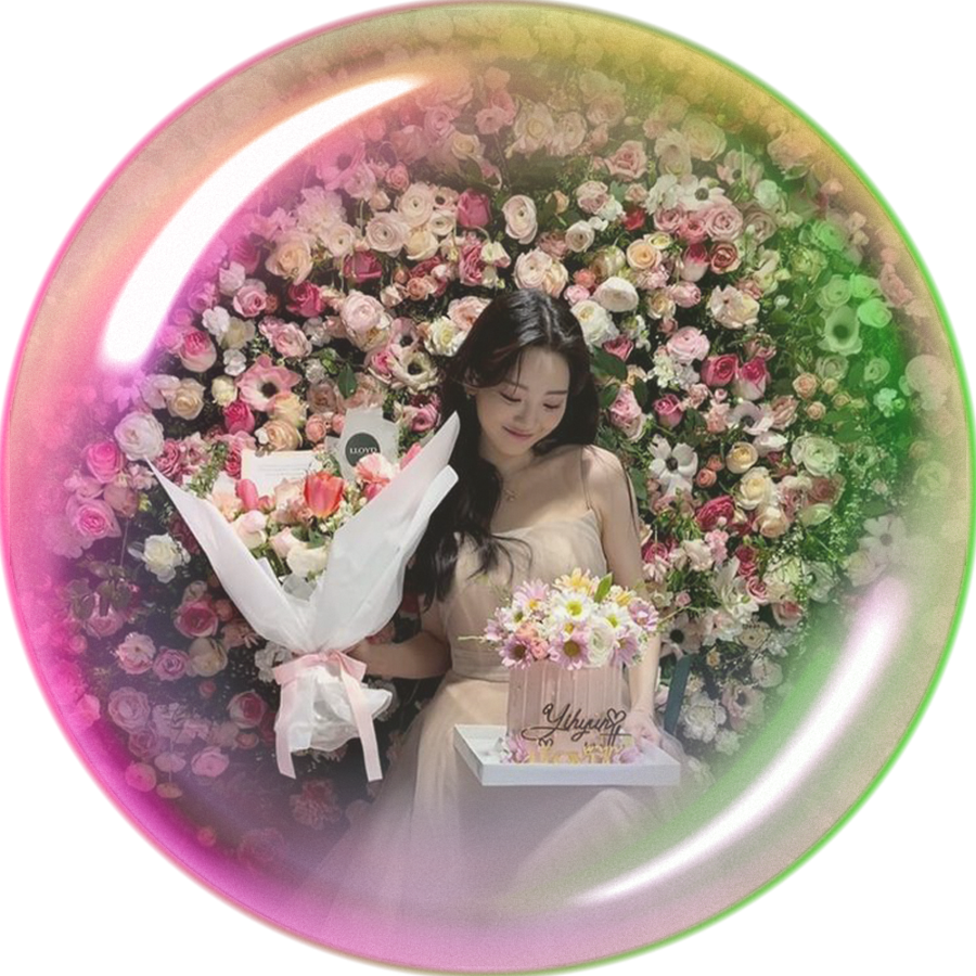 chocoyihyun's tweet image. The Girl in the Bubble 🫧

#pinkslime 💗 #greenslime💚 #notshrek 😠😠