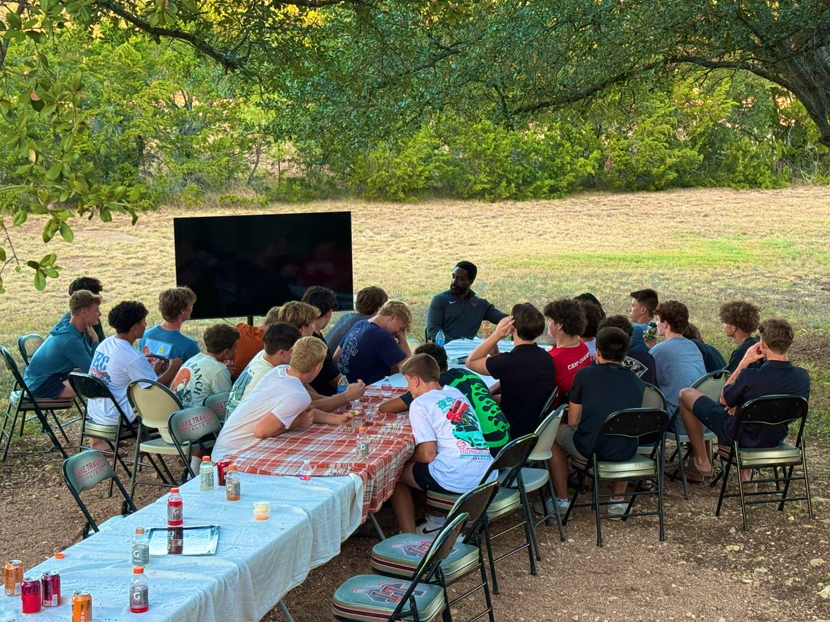 MicahAntoun's tweet image. Sunday Dinner...
#LTHScavsfootbal #Class29
 
@LTHSCavFootball @TheRealTDGold @Joseph_Mck7 @HenryHopping @RileyJames11391 @Woller_James @MasonHawk_2