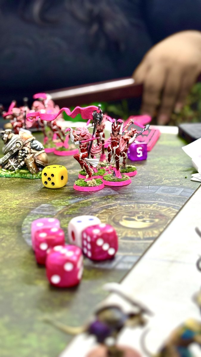 jessyjessyuwu's tweet photo. Played one game of Spearhead after a veeeeeery long time and lost against skellies 😆 #Spearhead #daughtersofkhaine https://t.co/ZQcMaesZPB
