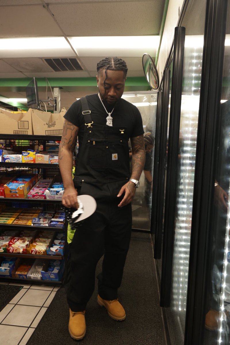 TheBiggestWave🌊 tweet media