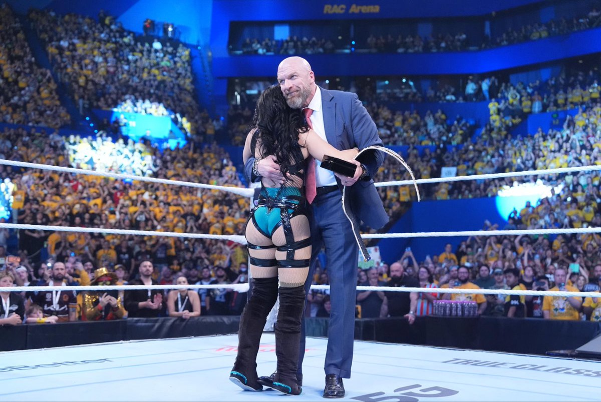 Steph_Vaquer's tweet image. You believe in me, and now I believe in me ❤️ together we will keep making history
“Los soñadores convierten lo imposible en metas y esas metas marcan para siempre la historia”
“Dreamers turn the impossible into goals, and those goals mark history forever”