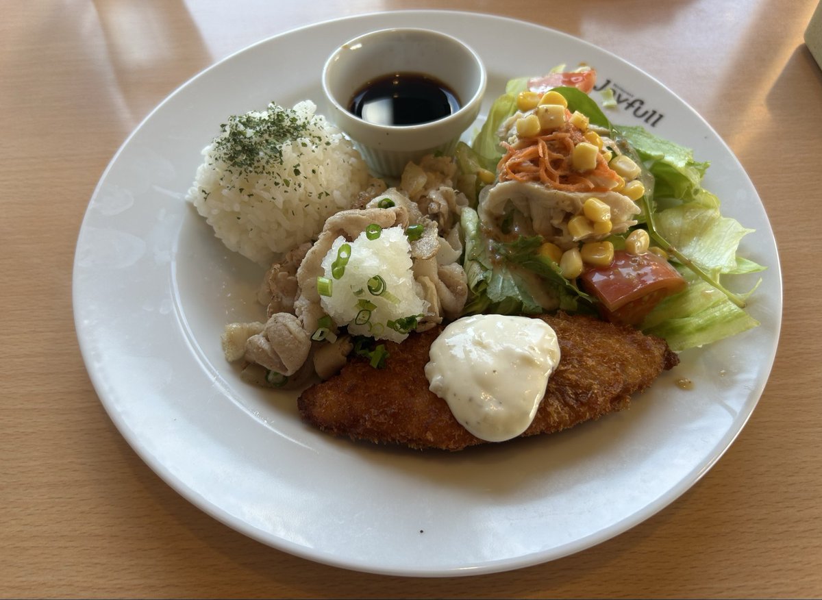 abctnggg's tweet photo. 祝日も日替わりランチやってるジョイ��ルありがたいです。
#SAOジョイフルコラボ https://t.co/zIA7R6UldI