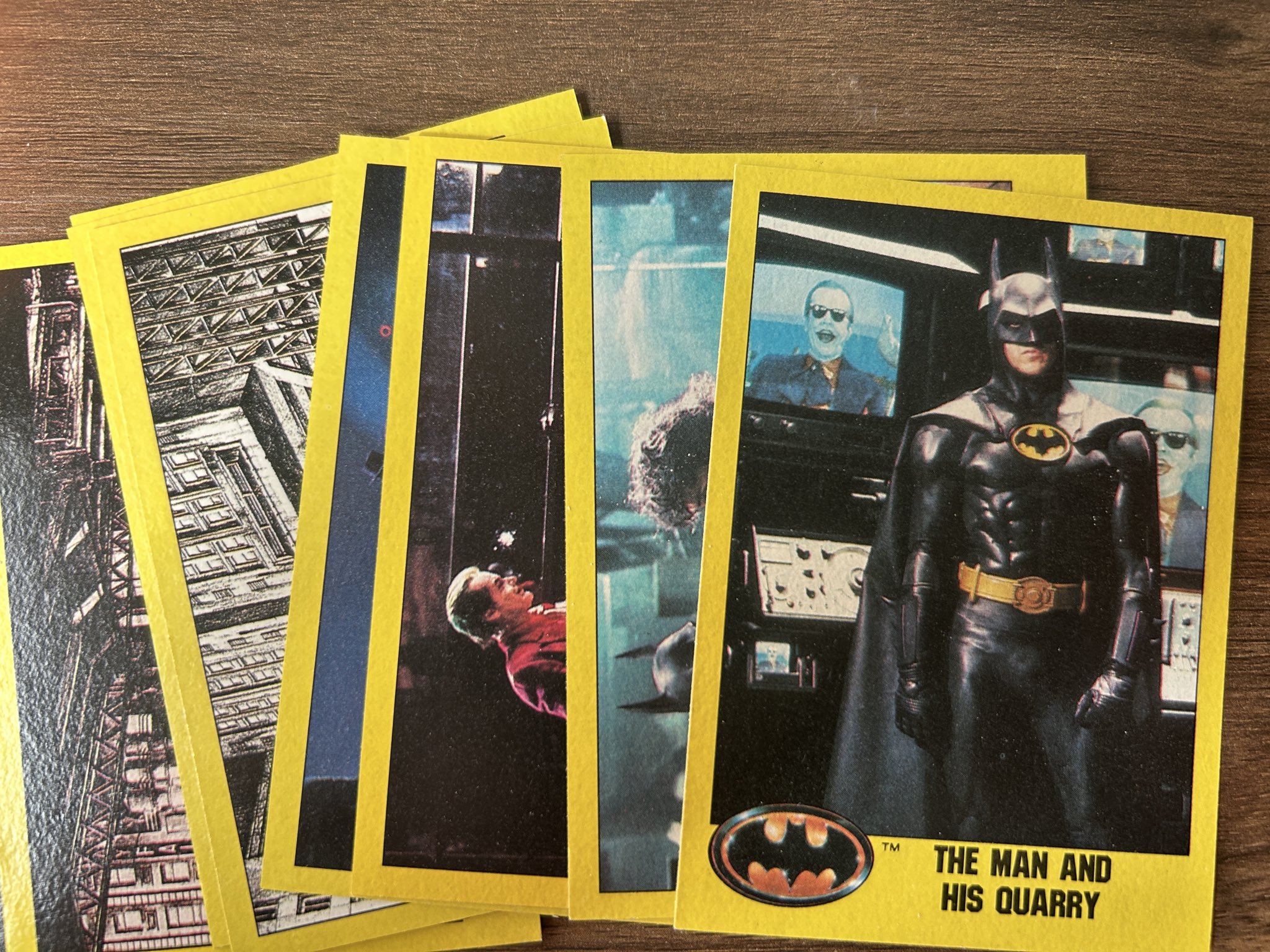 カルビー　バットマンカード　第2ブロック　黒版　3枚 バットマンBATMAN 85周年記念 ミニクリアファイル＆ポストカード