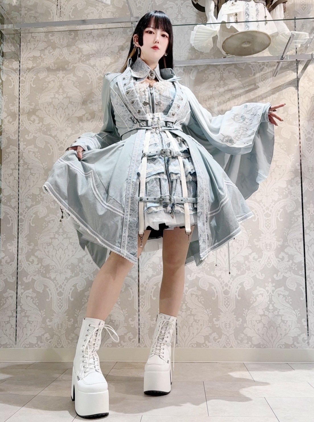 OZZ ONESTE 薔薇 ビスチェ ワンピース OZZ ONESTE 薔薇 ビスチェ ワンピース OZZ ONESTE / ローズ刺繍入り