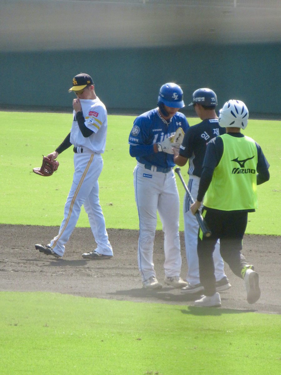 サムスンライオンズのハム・スポ選手のタイムリーツーベースで斗山ベアーズ先制