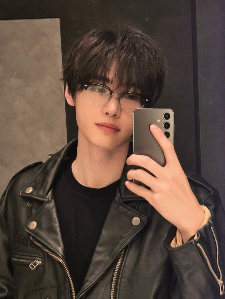 — to shine brighter
mpreg local one shot au

it takes two to tango, whether they like it or not. despite everything, one cannot live by themselves.

preg!eun.woo, orgasmic birth scene