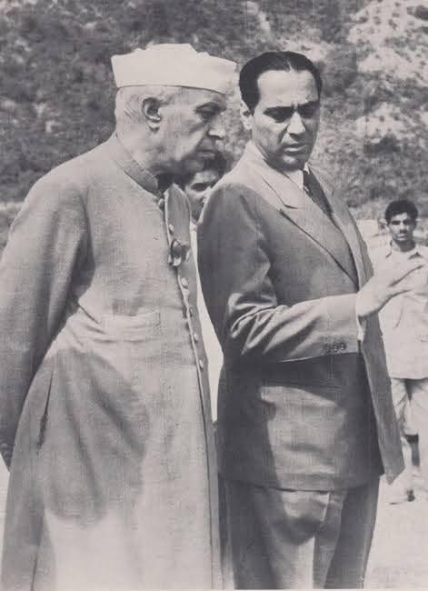 आज जब हम भारत के परमाणु रिएक्टरों की चमकते हुए टावर देखते हैं, जब परमाणु पनडुब्बियां हिंद महासागर की लहरों को चीरते हुए गश्त करती हैं, जब परमाणु ऊर्जा हमारे कारखानों को चलाती है और गांव-शहर के लाखों घरों में रोशनी फैलाती है, तो हमारी आंखों के सामने एक अद्भुत तस्वीर उभरती है। 

यह