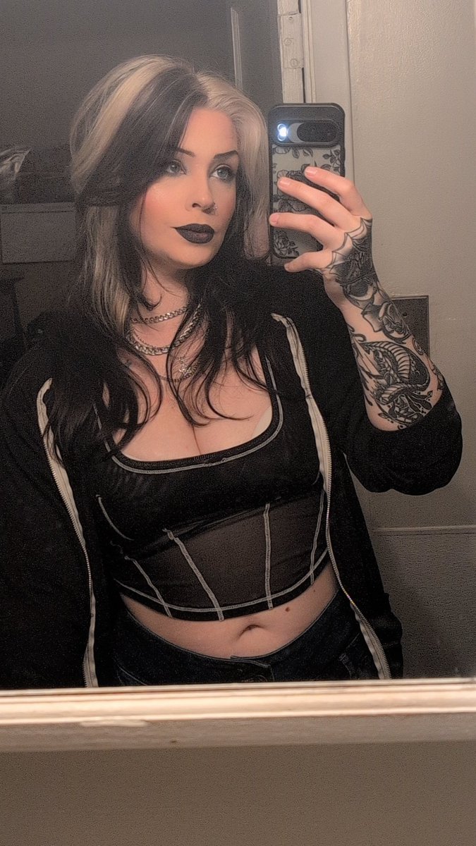 I'm grinding out some #Battlefield6 come join meee!! 🖤

twitch.tv/brutalbex