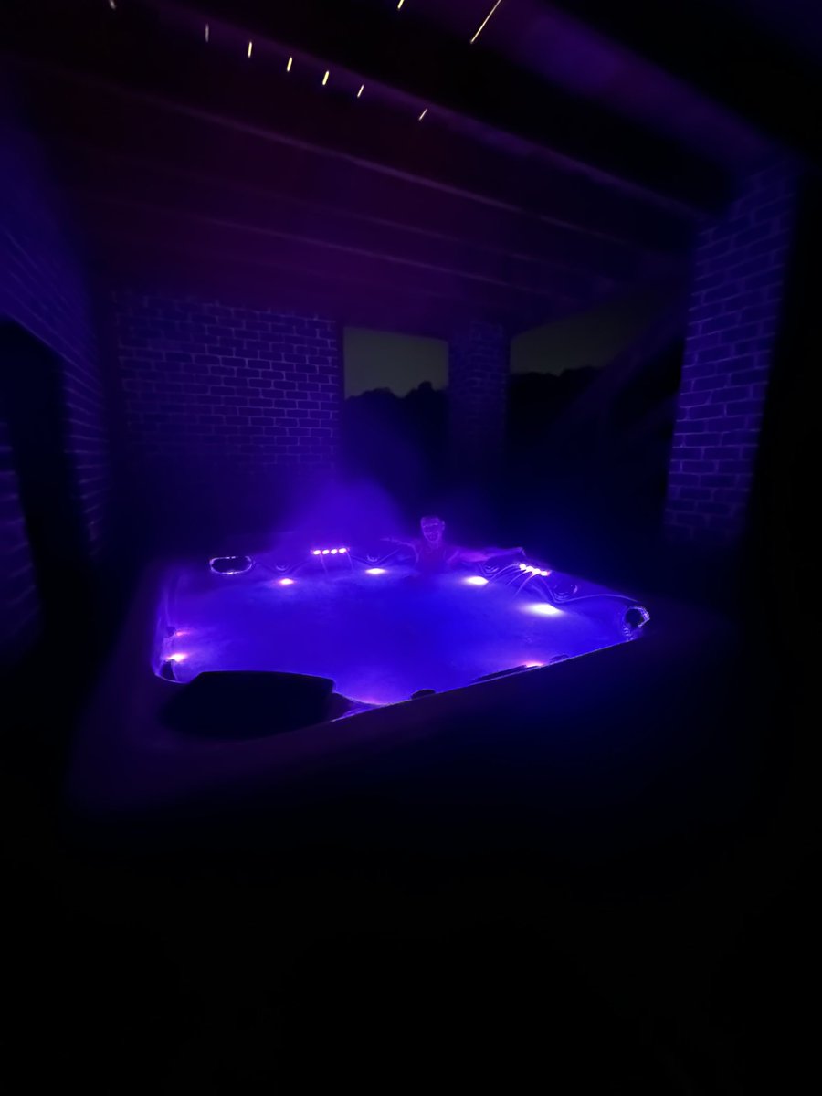 JoshBurnsTech's tweet image. Insanely busy weekend with moving to a new house, but blessed beyond words by God 🙏