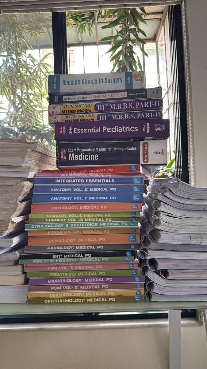 TanmayB21431752's tweet image. I got AIR 817 in NEET PG 2025.
Here’s my brutally honest take on the resources &amp;amp; best teachers for each subject.
Not just names — but what worked, what didn’t. 🧵