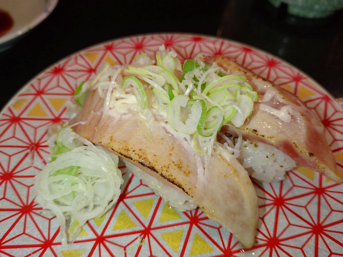 エンガワ大好き🩷昨日も食べてしまった。旦那ちゃんは炙りトロ派💨