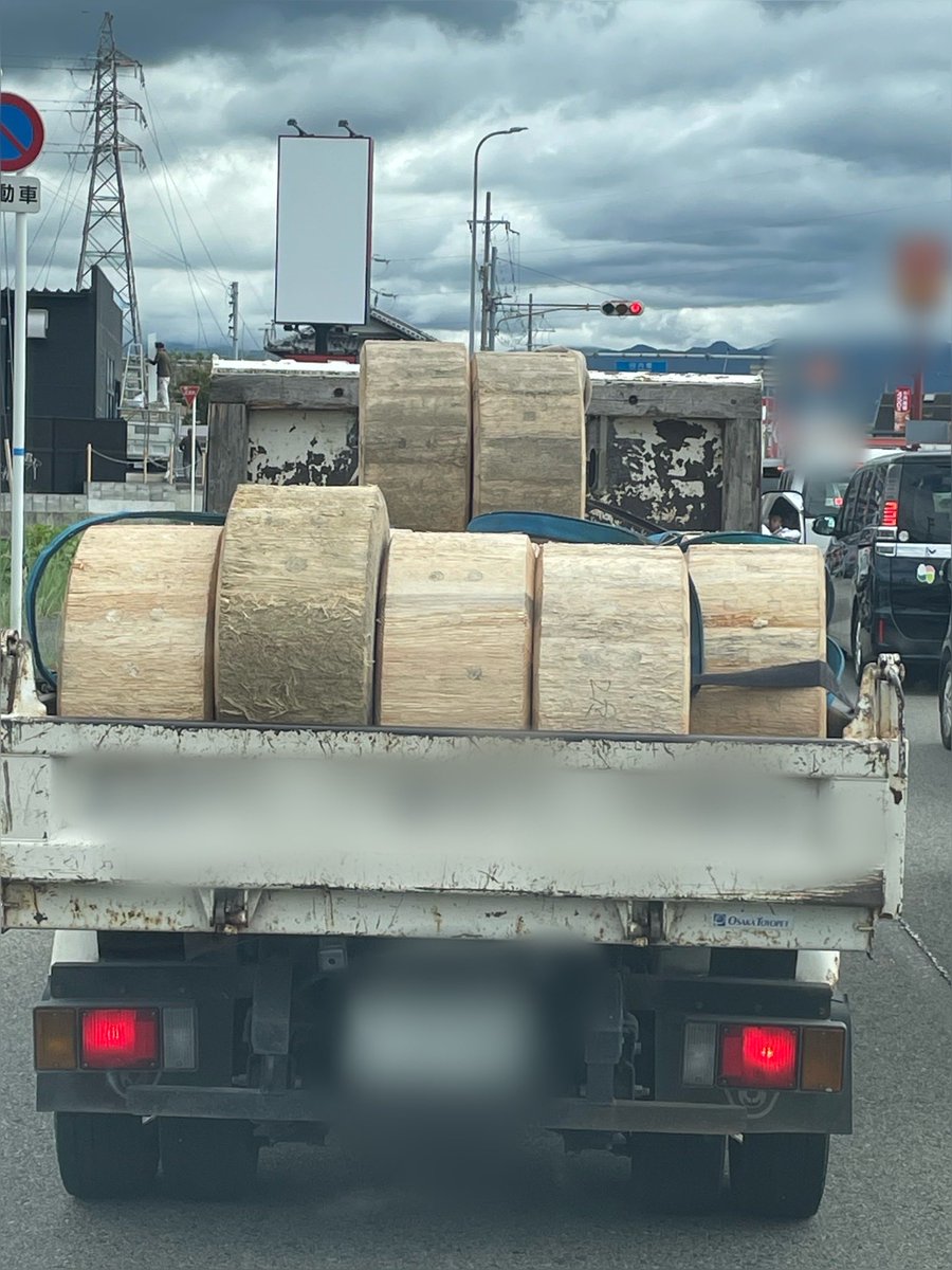 やす (@simoyama1210) on Twitter photo 前のダンプ、この時期ぽい、積み荷 前のダンプ、この時期ぽい、積み荷