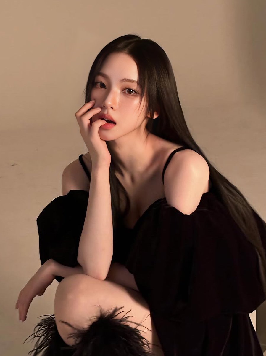 karina tweet media