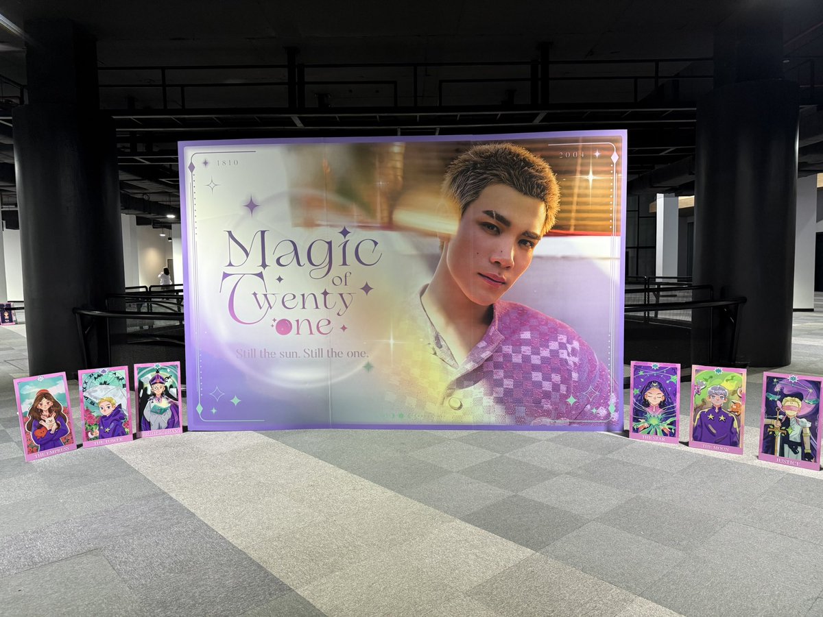 251013; ป้ายแบ็คดรอปสวยมากกกกก😍😍😍

HAPPY TWENTY ONE FOURTH  
#MagicFOURTHTurns21
#TheMagicofFOURTH21st
#Fourthnattawat #โฟร์ทณัฐวรรธน์