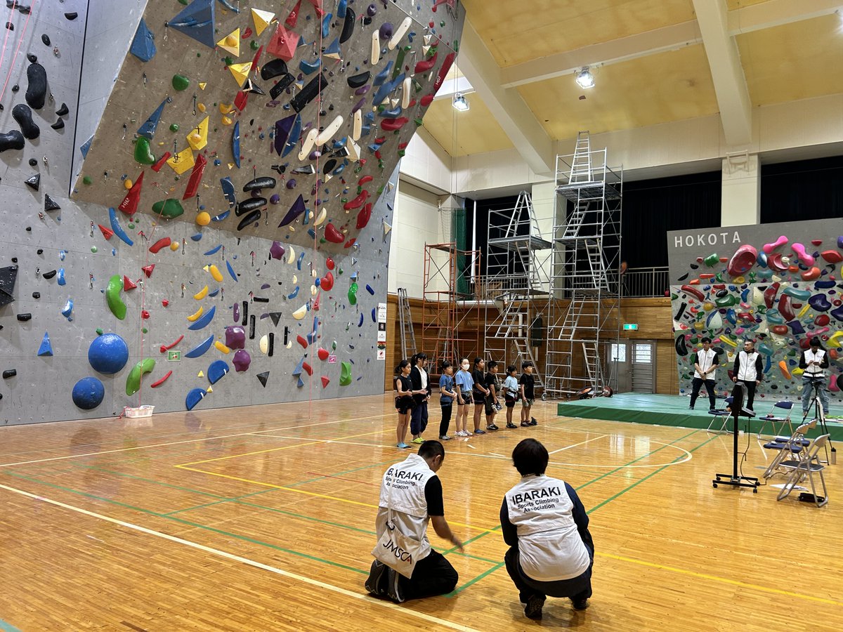 timmyaoki's tweet photo. 坂場杯のルートセットをさせて頂きました。
初めての大会セットでしたが、良い勉強になりました。大会関係者の皆さん、お世話になりました。
大会ではスポーレのスクール生も参加していてたくさん賞状もらいましたね✨みんなすごい良い登りでした〜
自分も頑張らねば！と思った1日でした。 https://t.co/IHw9rOwzkr
