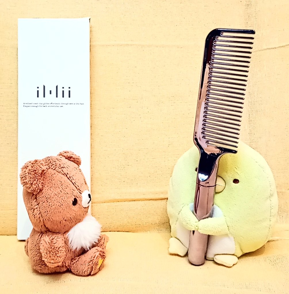bear_zuu_'s tweet photo. ʕ•ᴥ•ʔ💭 どことかすの?
(・⊝・) ⋯⋯。
ʕ•ᴥ•ʔ💭 くれた🐾
ちょっといいブラシ
買ってみたよ✨
#imii #アイミーグロスコーム https://t.co/A8nSWM80P3