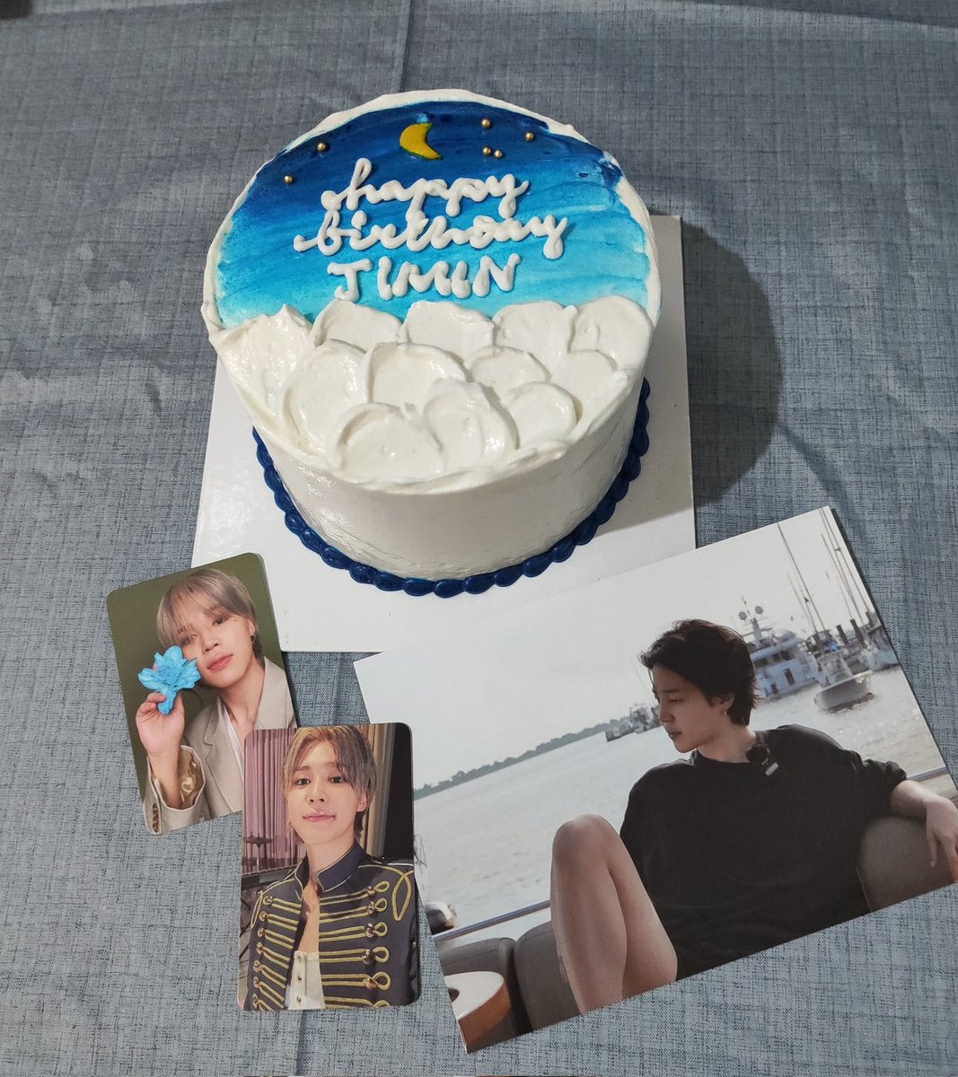moonstellar__'s tweet image. Happy Jimin Day! 💛💛💛

#CakeForJiminContest @jiminiemelody