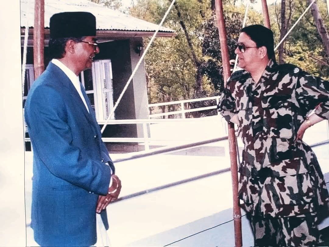 उबेला संसद विघटन गर्ने <a href="/SherBDeubaFan/">Sher Bahadur Deuba Fan</a>, राजा निरंकुश भन्दै उफ्रने <a href="/thapagk/">Gagan Thapa</a> र <a href="/bishwaprakash77/">Bishwa Prakash शर्मा</a>.... अहिले संसद विघटन गर्ने <a href="/RcPaudelNepal/">Ram Chandra Paudel</a>.... गगने र विश्व चुप।

- 🖋️ <a href="/ArunLuitel7/">Arun Luitel</a>