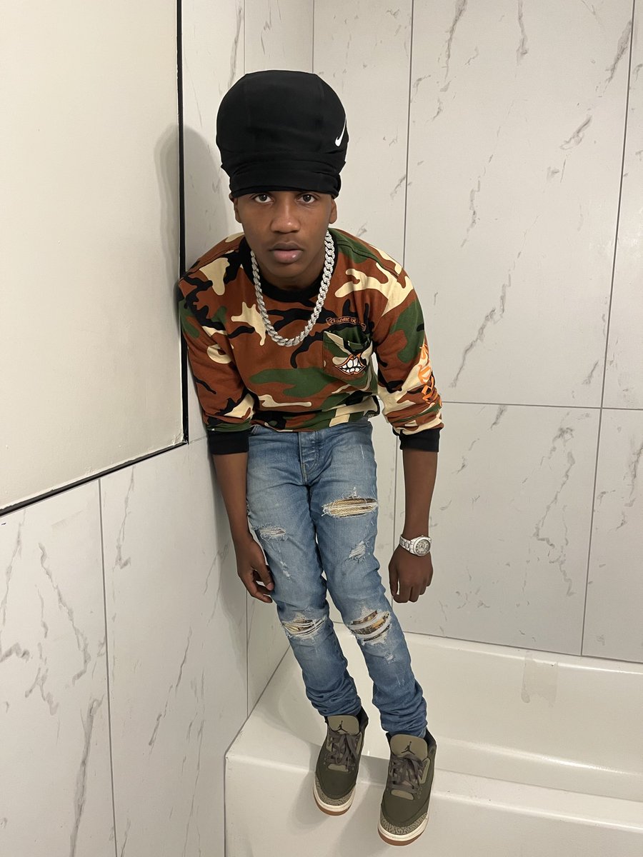 JUST RICH QP tweet media