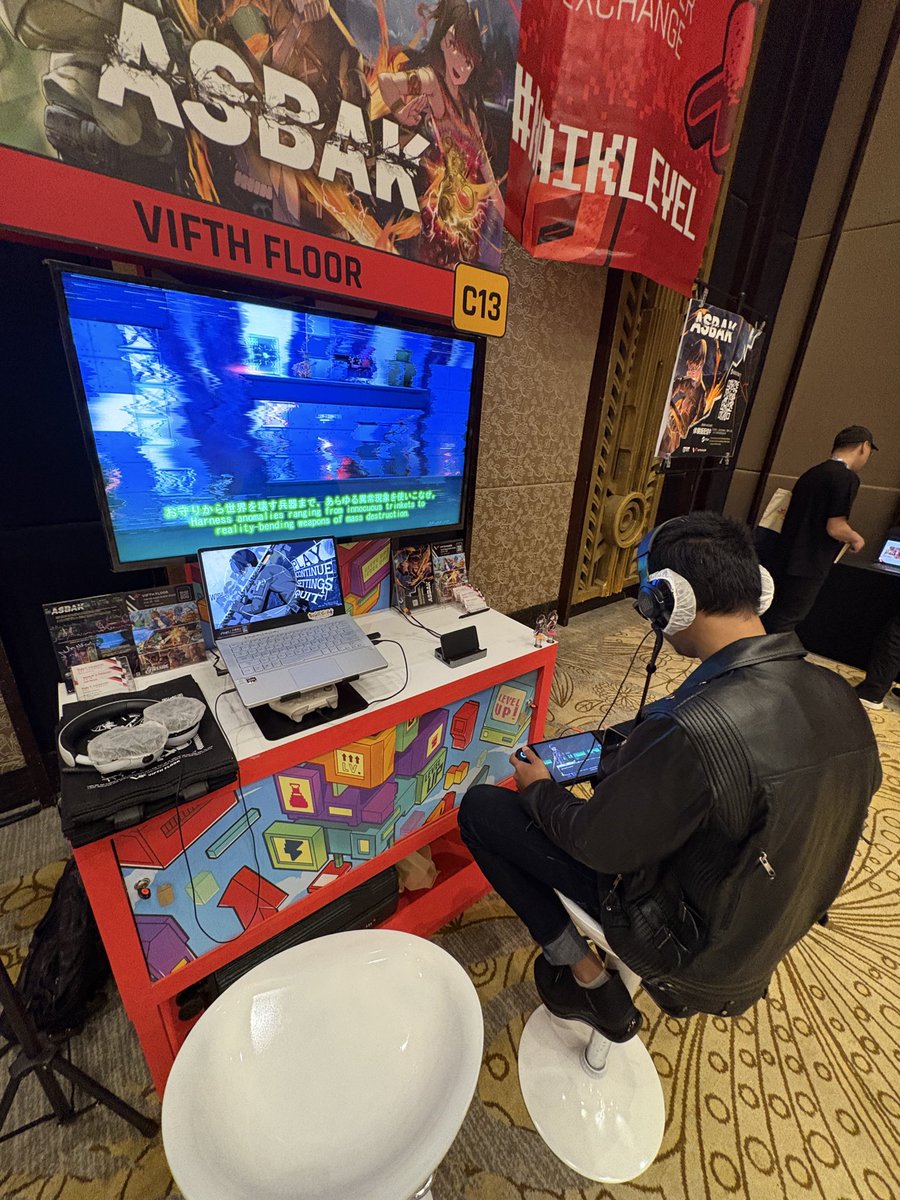 ASBAK_Game's tweet image. Asbak at Indonesia Game Developer Exchange recap 🏝️ 

Our booth was packed and many players gave cool feedbacks for our game.
It was very tiring but SATISFYING seeing the amount of people stopping by to try our game 🤘 

#indiegames #gamedev #indiegamedeveloper