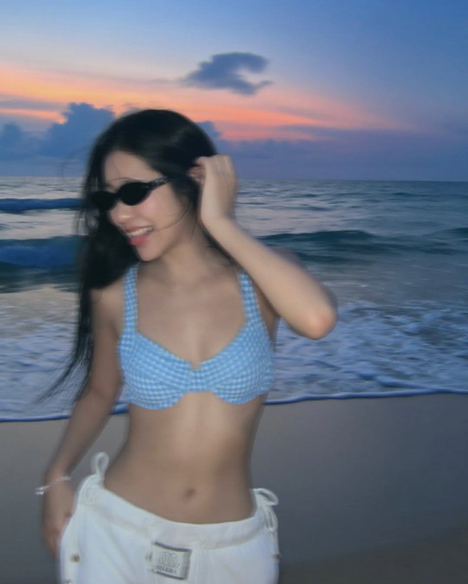 ciizezip's tweet image. 121025 🎞🥥🌴🌺👙

🔗 instagram.com/p/DPtji8BCQMB/…

#ciizezphr #CiizeRutricha