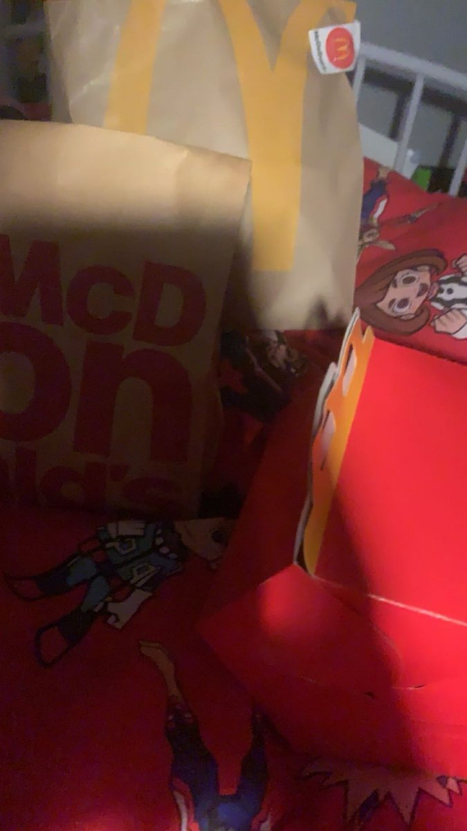 cinnamon_00771's tweet image. more mcdonalds, you can even see the receipt in the last photo LOL