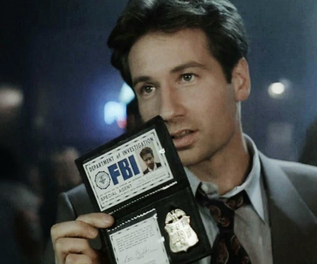 AndMulder's tweet photo. Happy birthday to the most iconic male character in TV history 🎊🎂🎉 #HappyBirthdayFoxMulder https://t.co/LMR3sBusqZ
