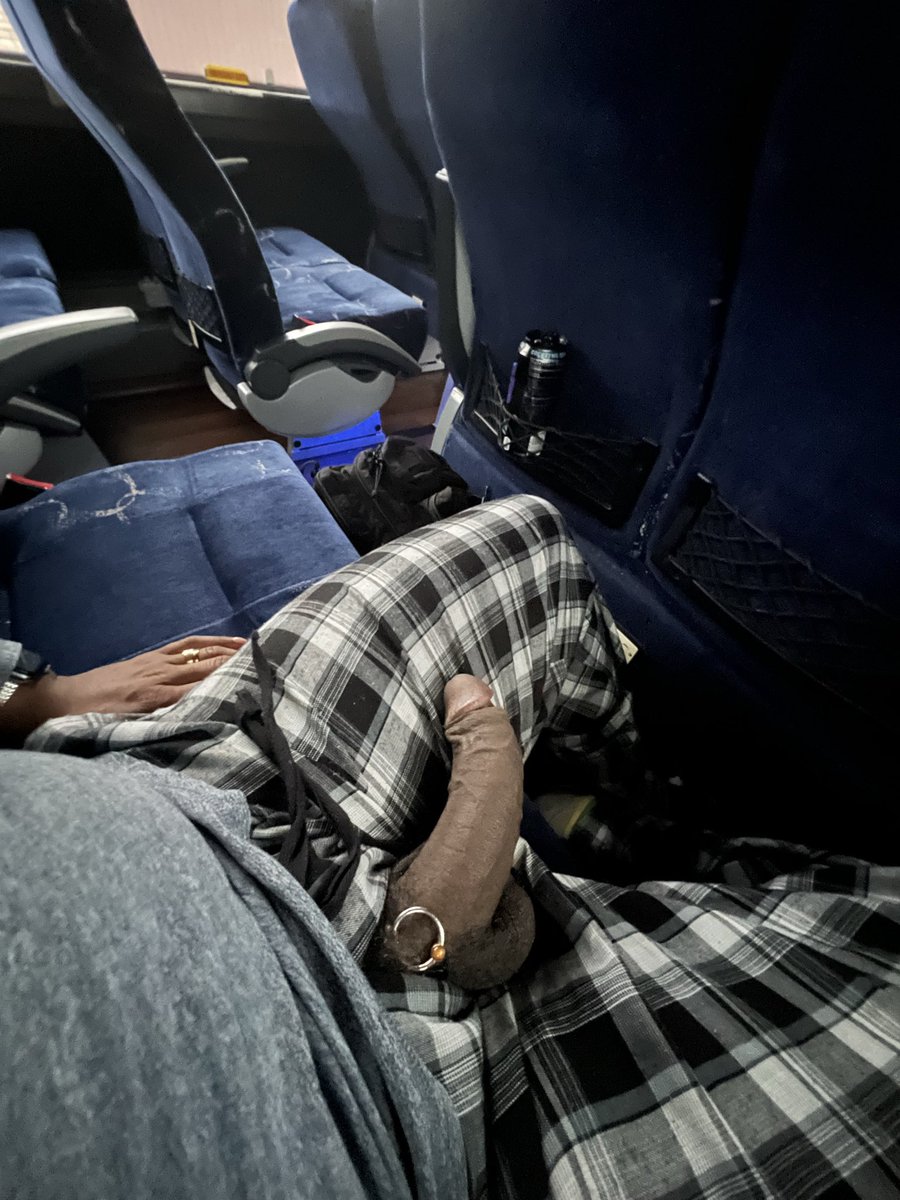 Even on a trip .. he needs to breath a bit🤷🏽‍♂️