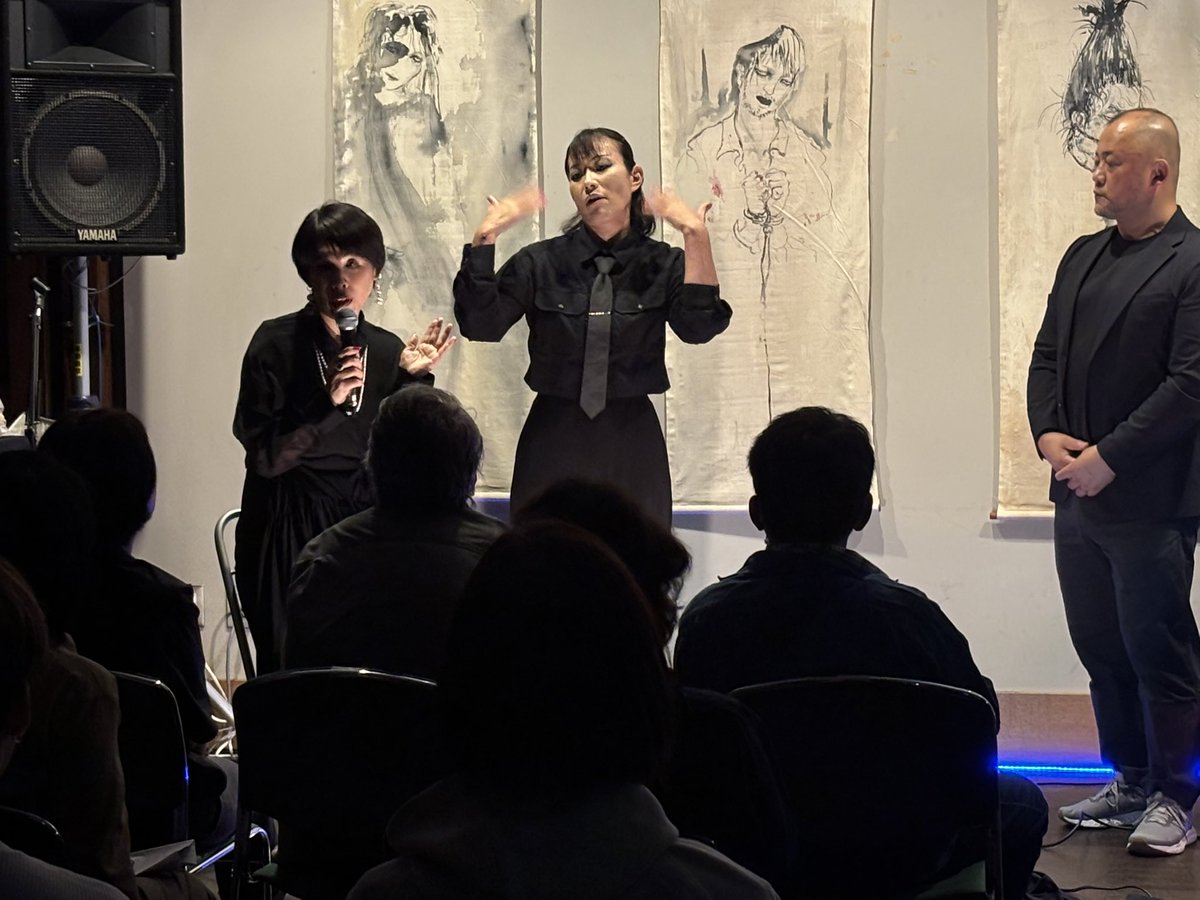 syuwarunrun's tweet photo. 手話と怪談のコラボ企画
怪を聞く談を見る
たくさんのご来場ありがとうございました
設営で至らない点が多々ありましたが
怪談師と手話表現者の舞台
怪談を聞いたことのない方にも
怪談を知って頂くきっかけに
手話に詳しくない人にも手話に興味を持つきっかけになれば嬉しいです
#手話
#怪談 https://t.co/IZ708LNSGL