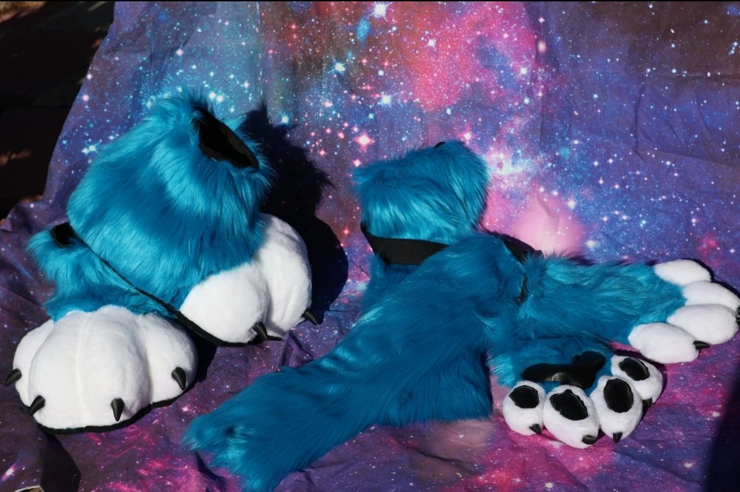 SpaceGoatCo's tweet photo. New paws, who this? 👀✨
Custom-made and star-approved by SpaceGoat Costumes! https://t.co/XwmmEUzy3Q