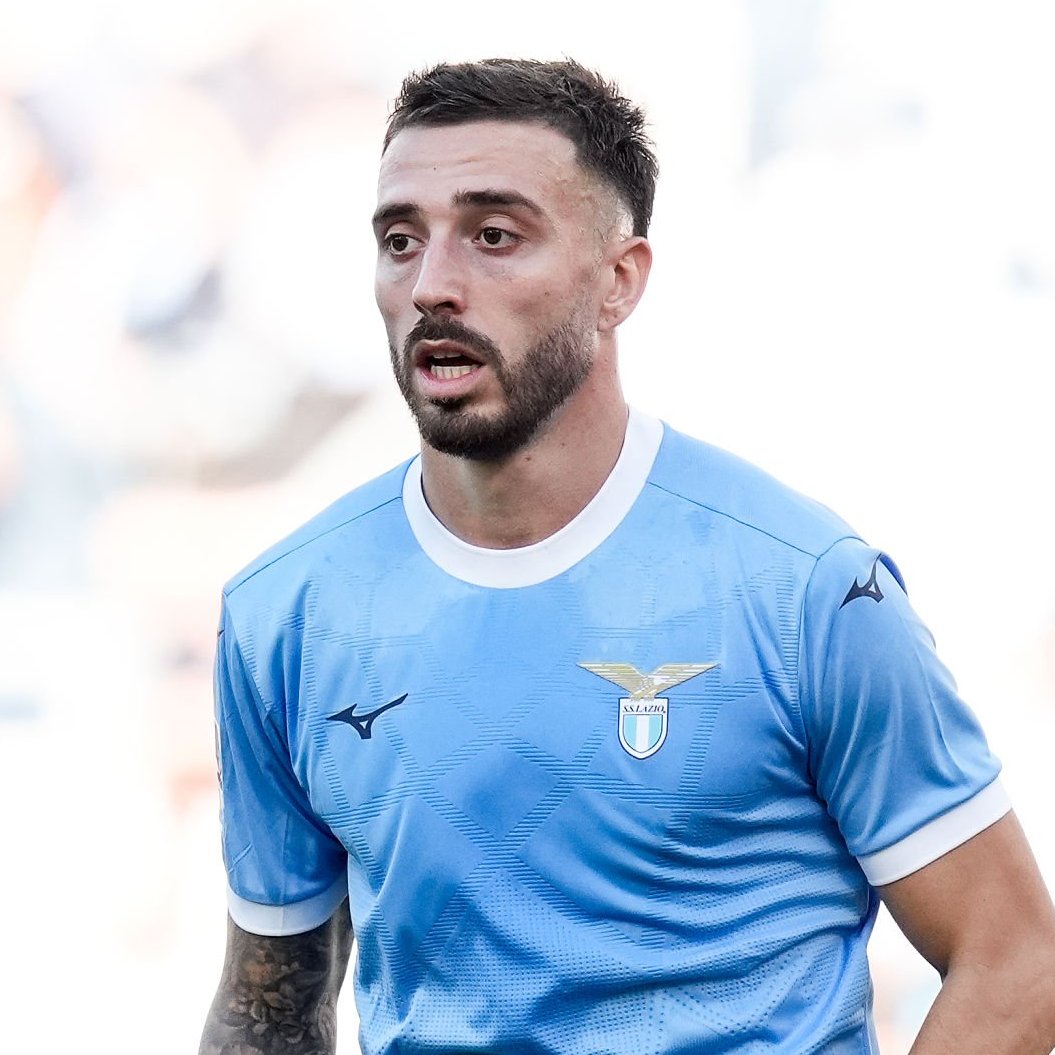 Inter_Xtra's tweet image. 🚨 #Inter is monitoring Lazio defender, Mario Gila. The defender currently does not have an agreement to extend his contract with Lazio, which expires in 2027. 🇪🇸

[via @NicoSchira]
