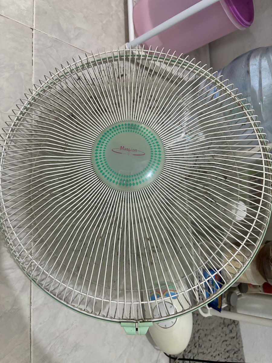 ‼️WTS‼️

Kipas angin maspion 16 inch, all in good condition masih bisa muter cuma perlu dibersihin aja debunya, dijual karena udah ga kepake, dom Surabaya (deket unair bisa pick up/cod) 
💸 150k negotiable 

tanya-tanya dulu boleh ges through replies or dm yaaw