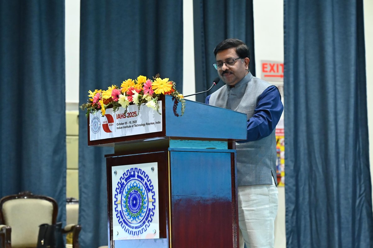 NIH_Hydrology's tweet image. Dr. Y. R. Satyaji Rao, Director, NIH Roorkee, graced the closing ceremony of the 12th Scientific Assembly of the International Association of Hydrological Sciences (IAHS 2025) at IIT Roorkee as the Chief Guest.