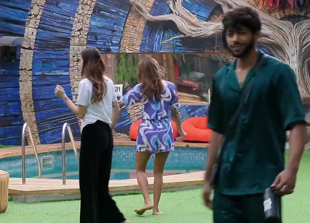 Action 😏                           reaction 😄 

#bahana #farrhanabhatt #baseerali #bb19