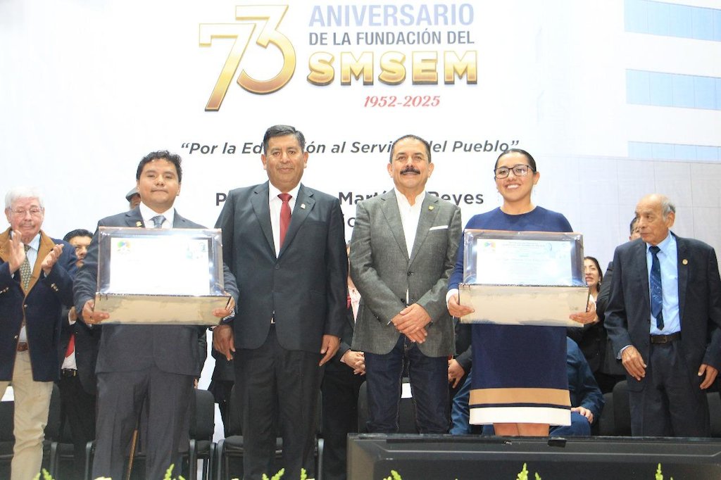 h_conexion's tweet image. 🔴 #Entérate l 💪 Durante el 73° Aniversario de su fundación, el #SMSEM reconoció el liderazgo y compromiso de jóvenes docentes con el galardón “Joven Promesa Sindical”🎓 No te lo pierdas, entérate de todos los detalles aquí 👇

hgrupoeditorial.com/con-el-reconoc…